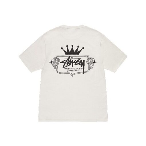 Biała koszulka Stussy stworzona z myślą o trwałości